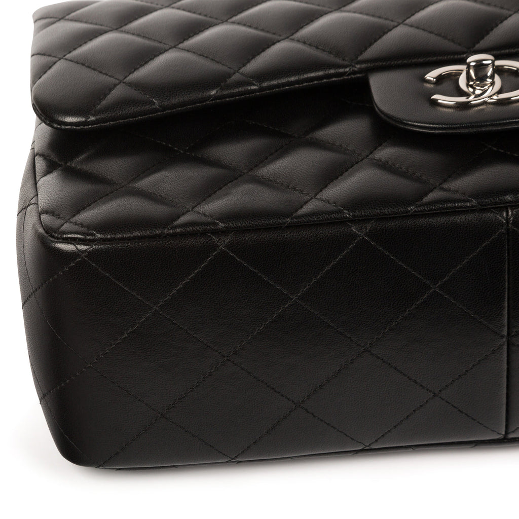 Chanel Classic Flap Bag Jumbo