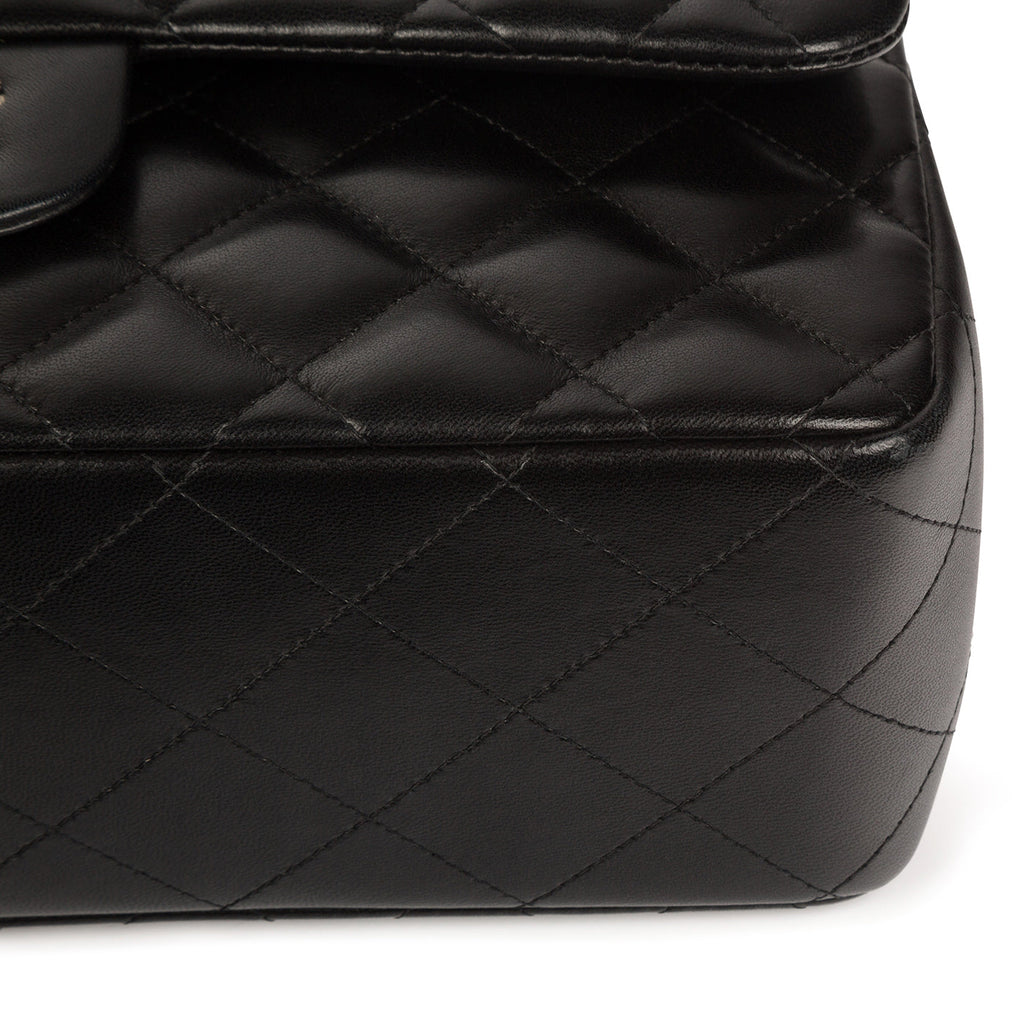 Chanel Classic Flap Bag Jumbo