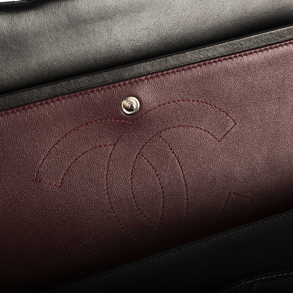 Chanel Classic Flap Bag Jumbo