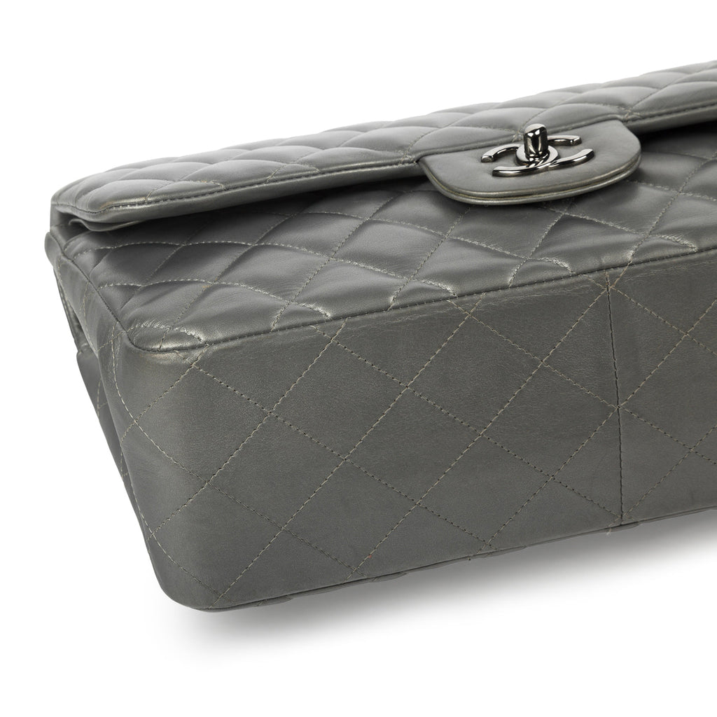 Chanel Classic Flap Bag Jumbo