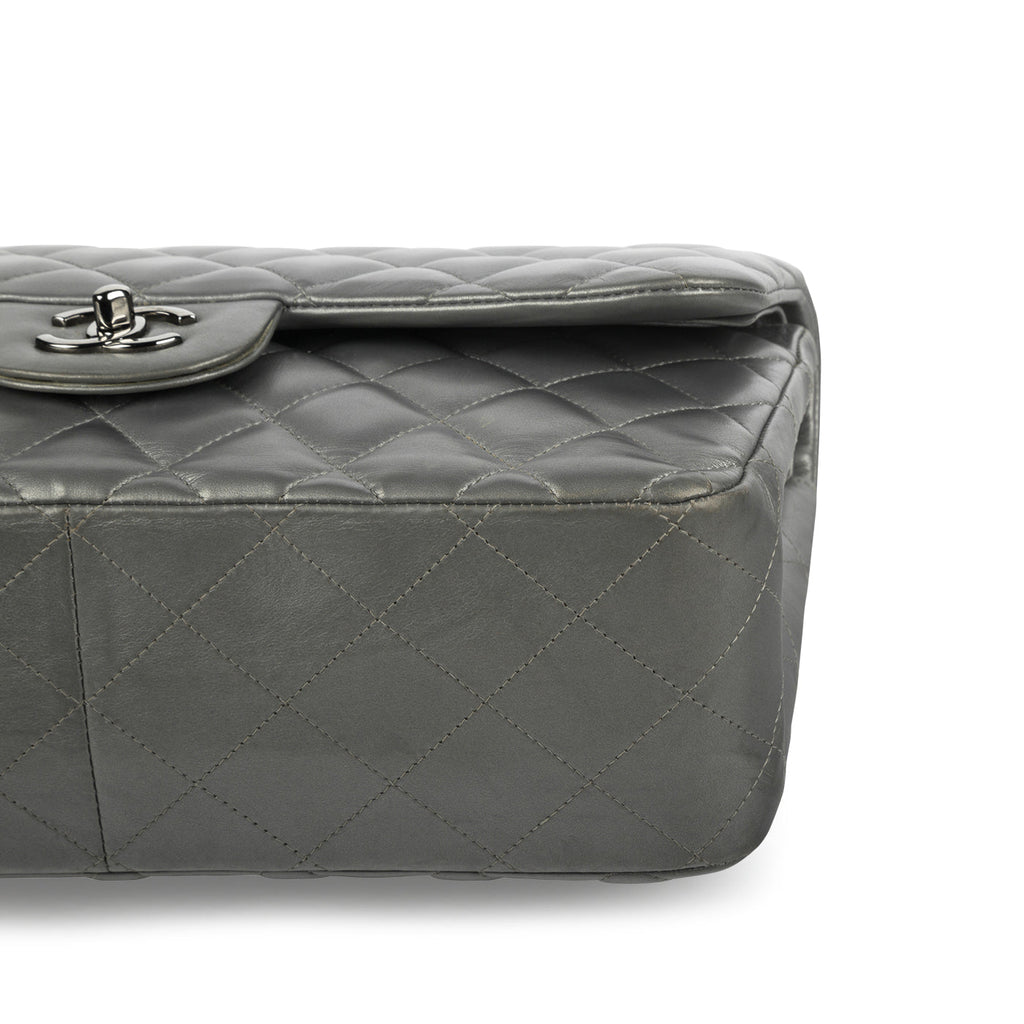 Chanel Classic Flap Bag Jumbo