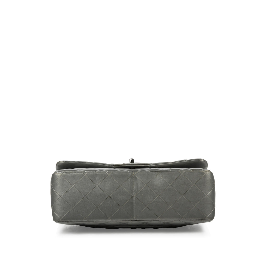 Chanel Classic Flap Bag Jumbo