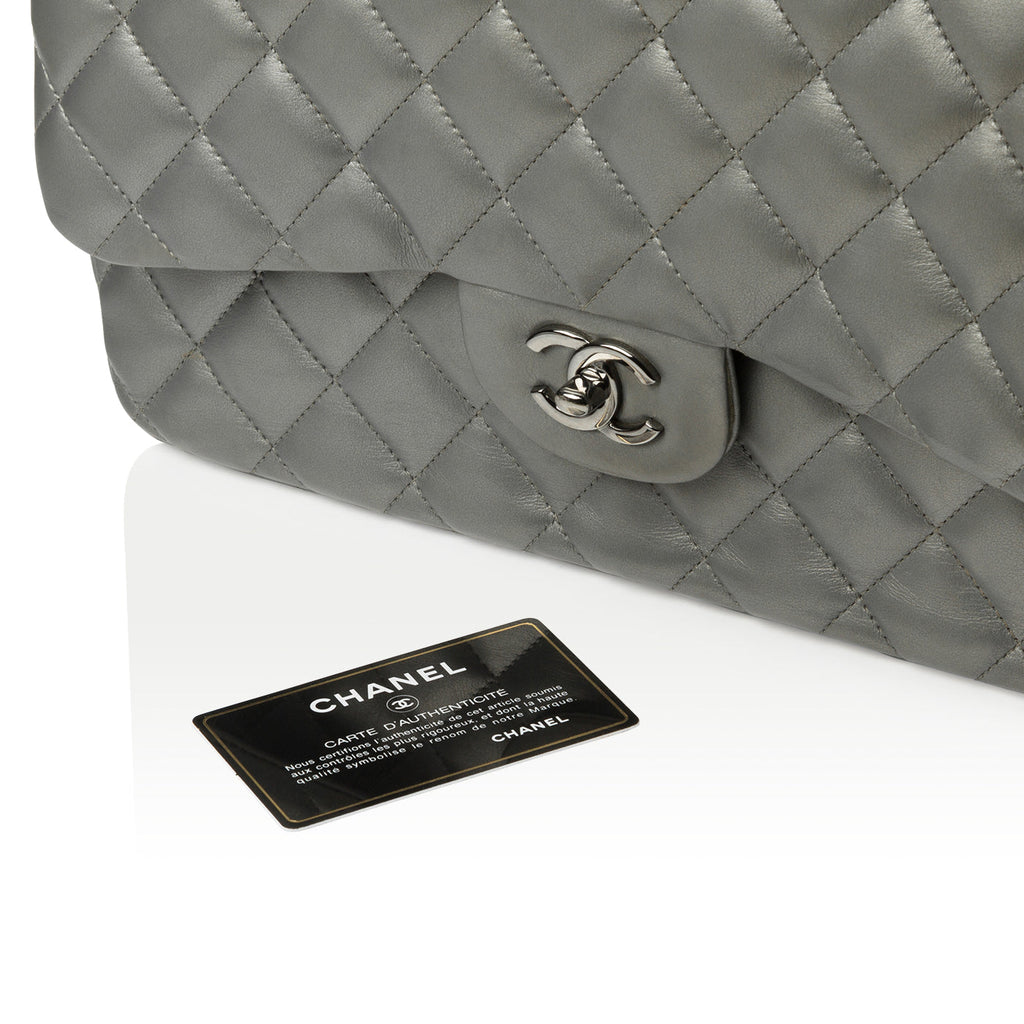Chanel Classic Flap Bag Jumbo