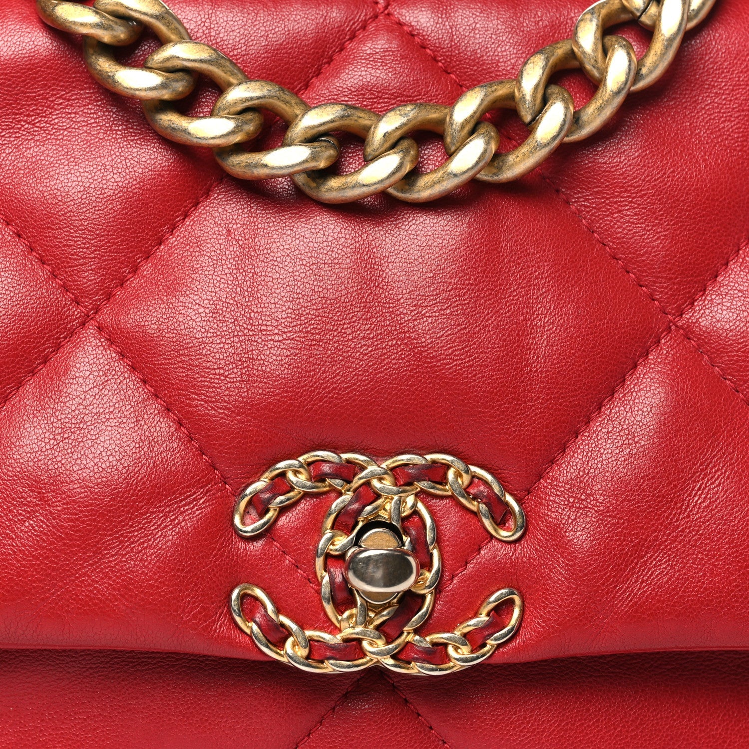 Lambskin Quilted Medium Chanel 19 Flap Red