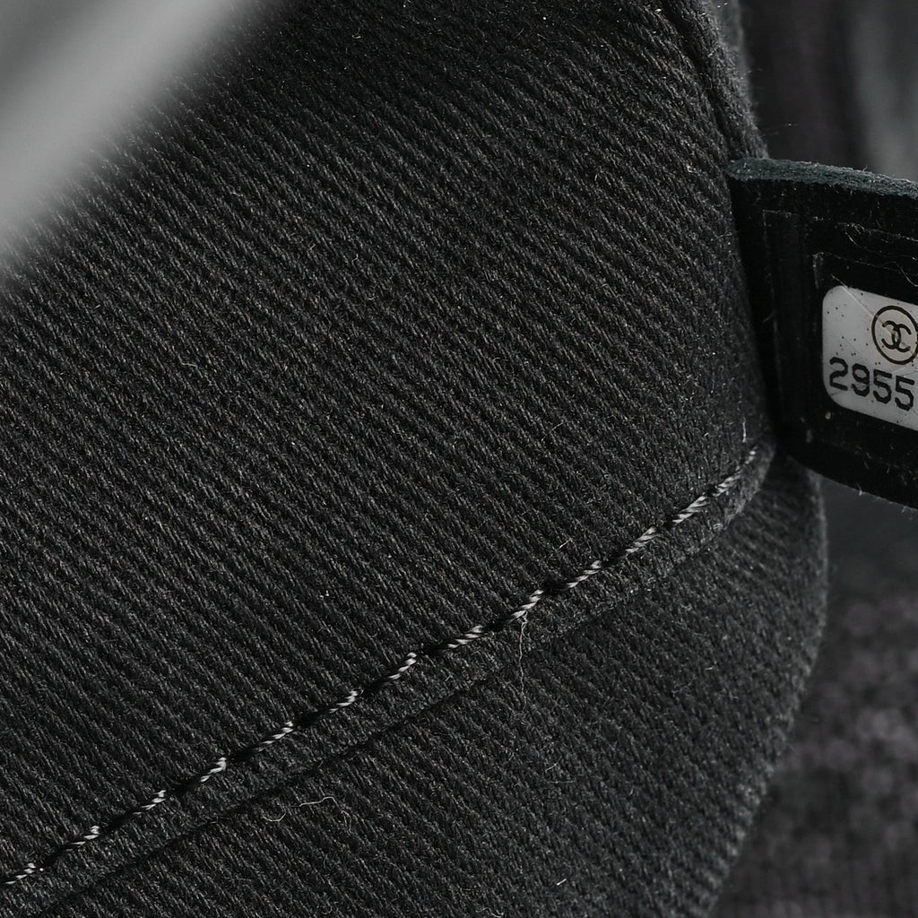 Mixed Fibers Calfskin Striped Medium Deauville Black