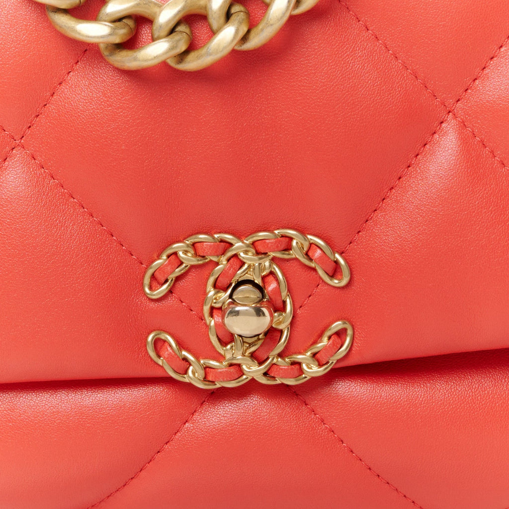 Lambskin Quilted Medium Chanel 19 Flap Red