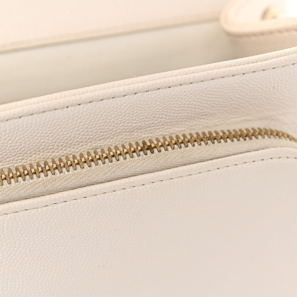 Caviar Quilted Medium Business Affinity Flap White