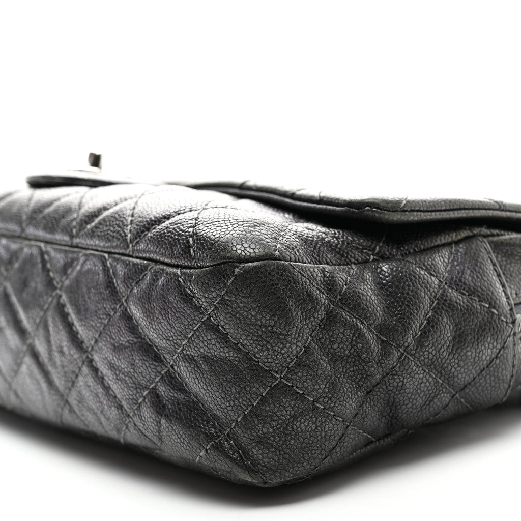Iridescent Caviar Quilted Jumbo Easy Flap Grey