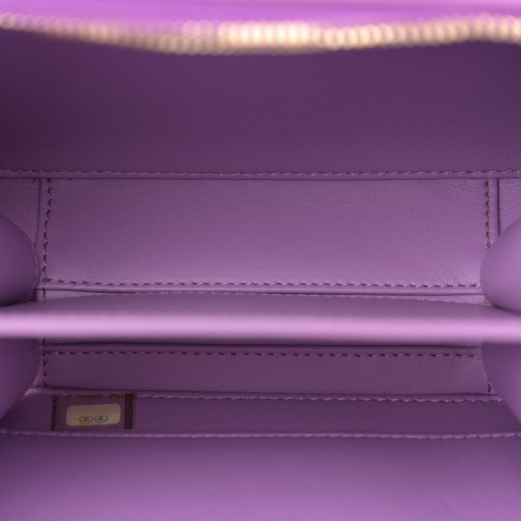 Caviar Quilted Small CC Filigree Vanity Case Purple