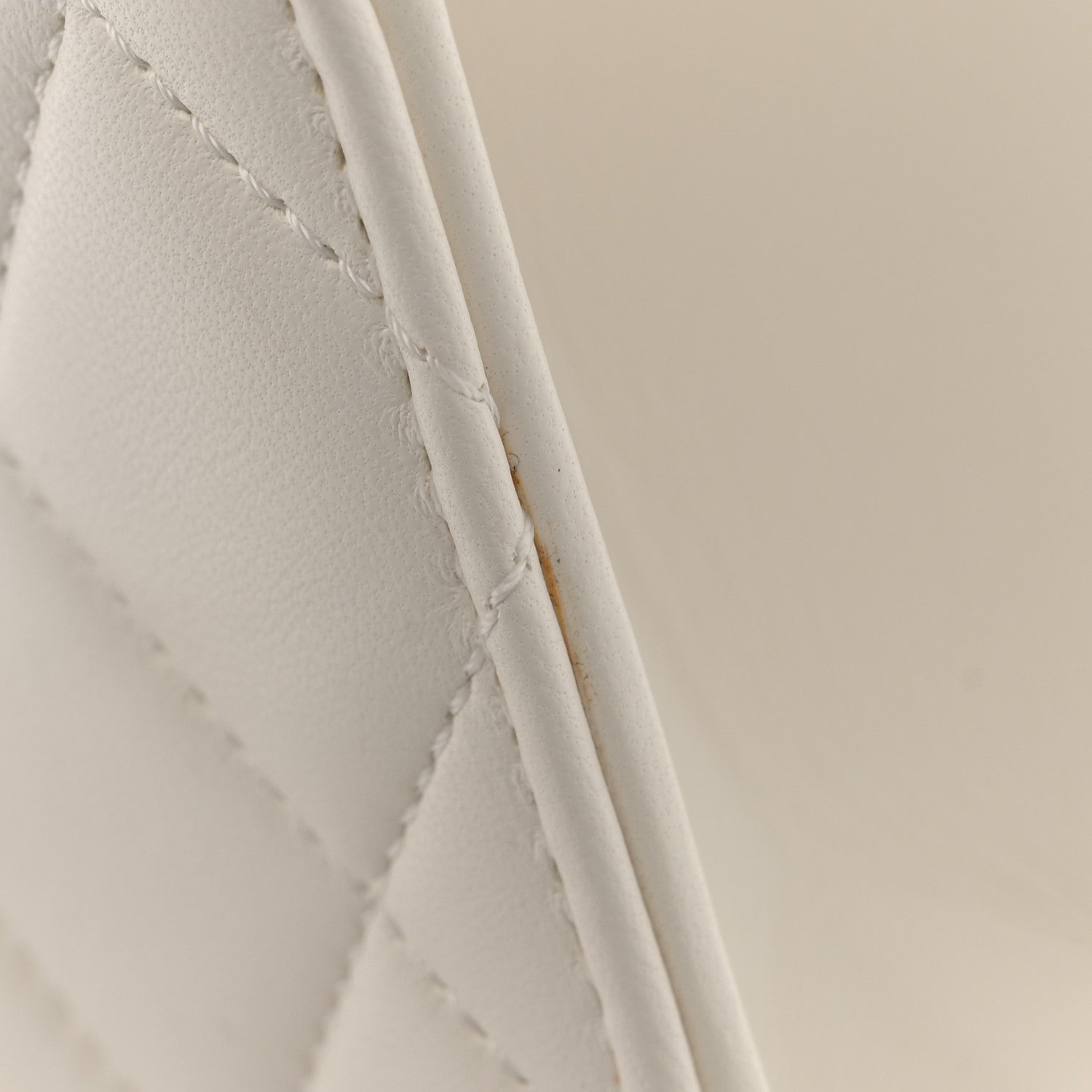 Calfskin Strass Quilted Flap White