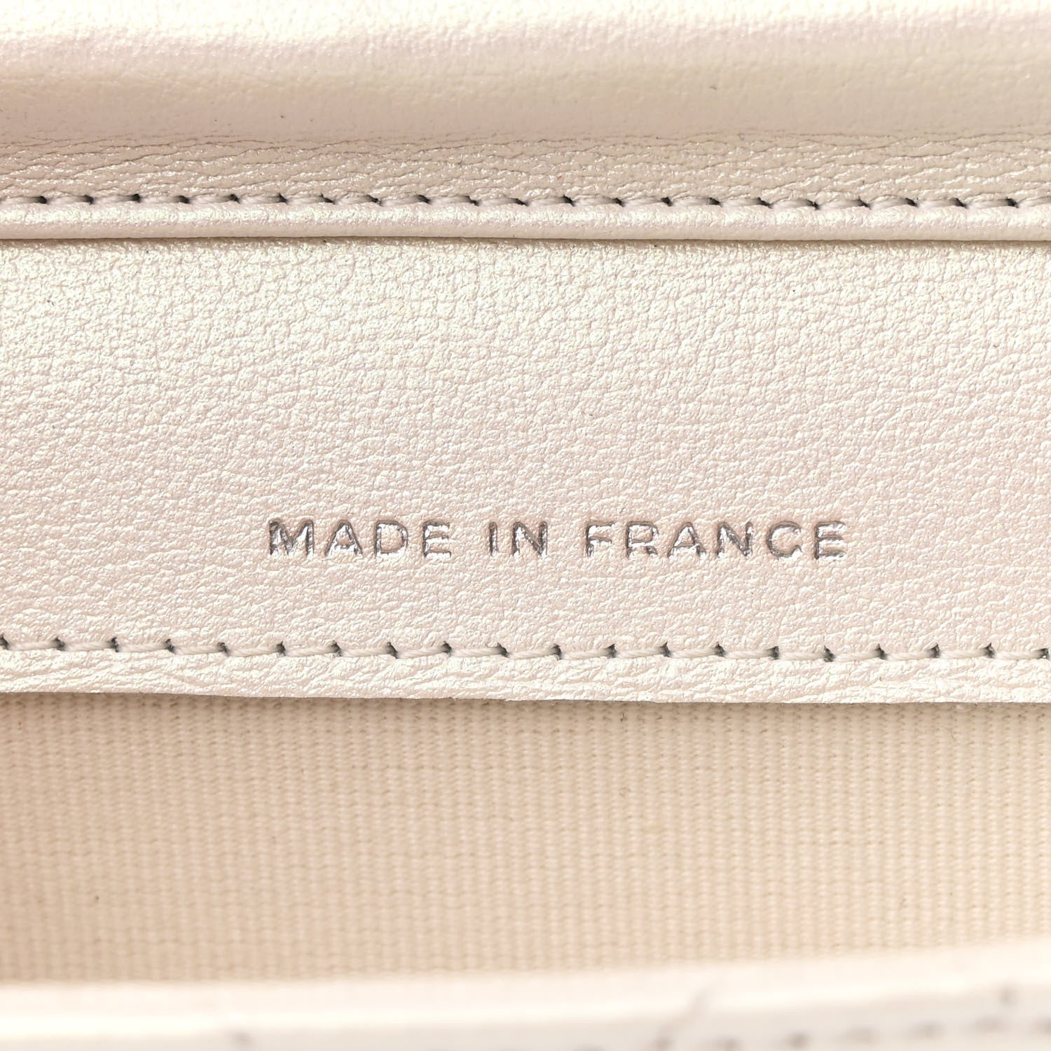 Iridescent Lambskin Quilted Coco Bow Clutch With Chain White