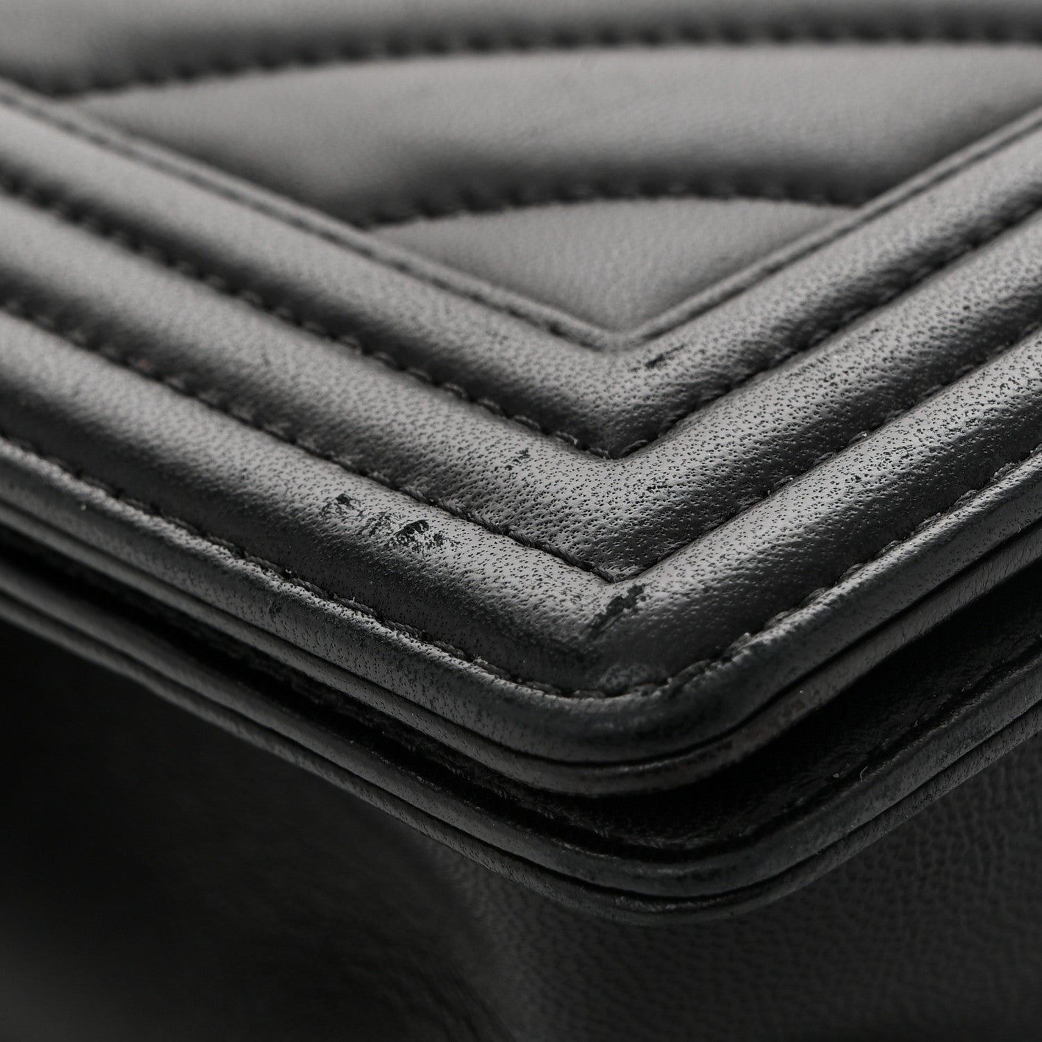Lambskin Chevron Quilted Medium Boy Flap Black