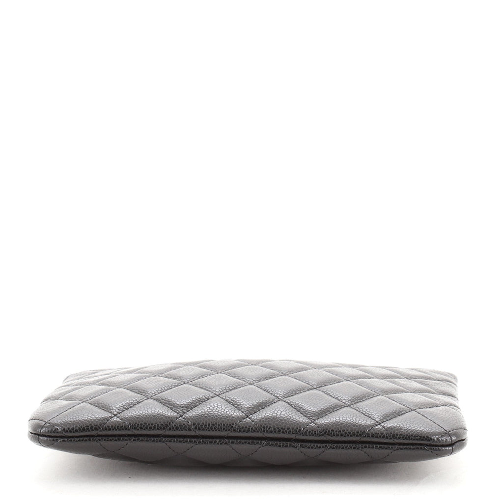 O Case Clutch Quilted Caviar Small