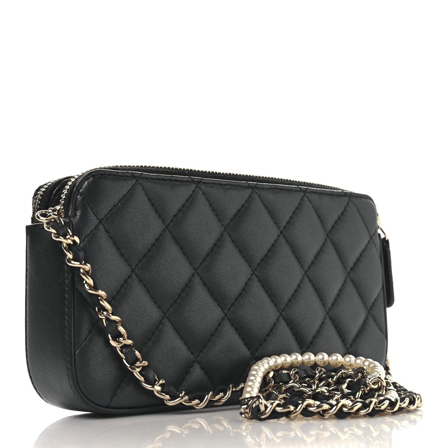Iridescent Lambskin Quilted Pearl Clutch With Chain Black