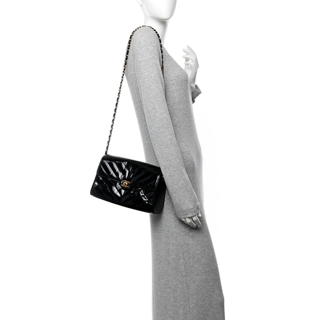 Patent Small Chevron Single Flap Black