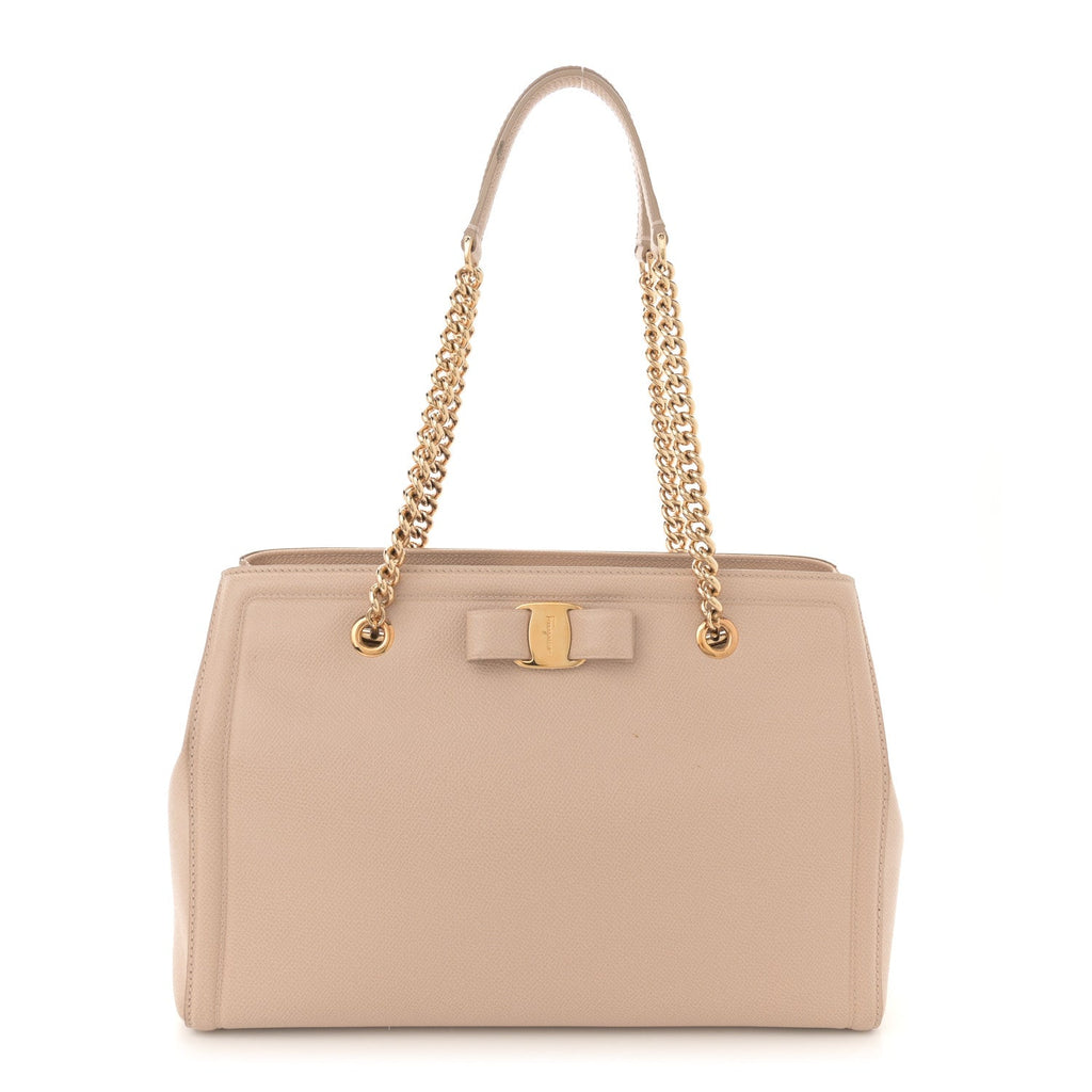 Hammered Calfskin Vara Bow Chain Tote Macadamia