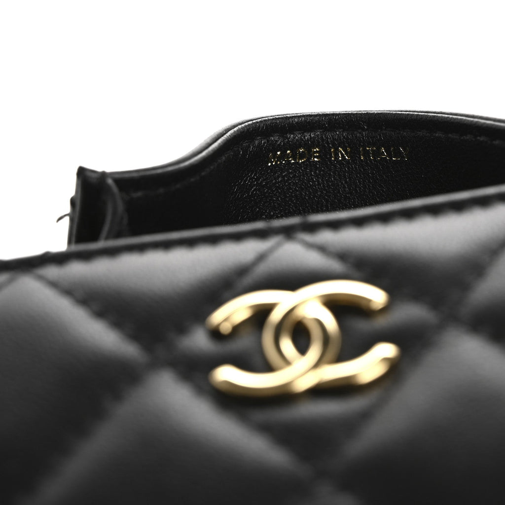 Lambskin Quilted Flap  Holder With Cuff Black