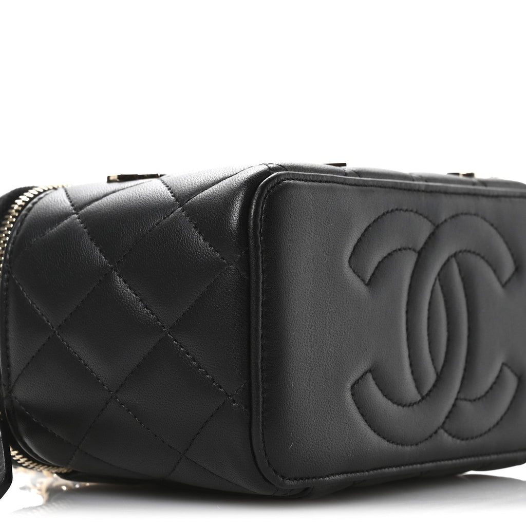 Lambskin Enamel Quilted Roller Skate Small Vanity Case With Chain Black
