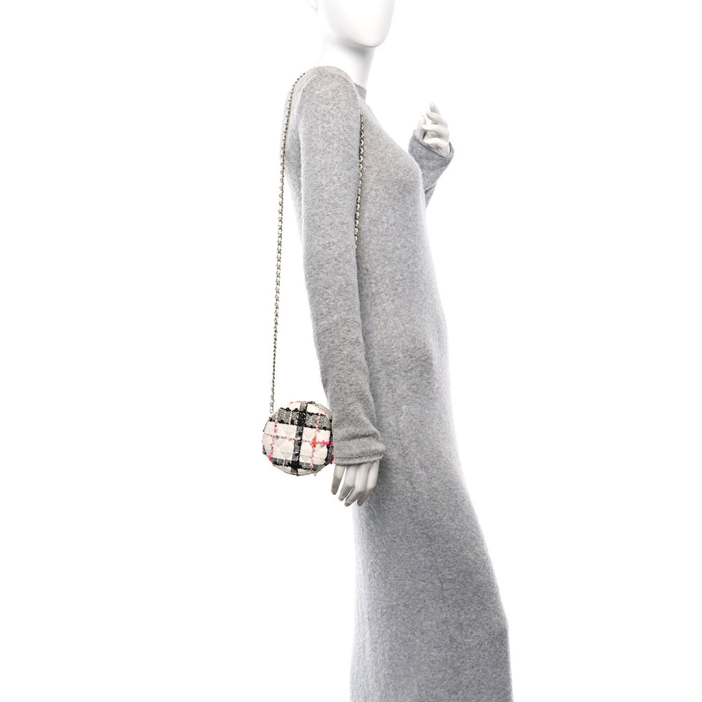 Tweed Quilted Round Clutch With Chain Black White Multicolor