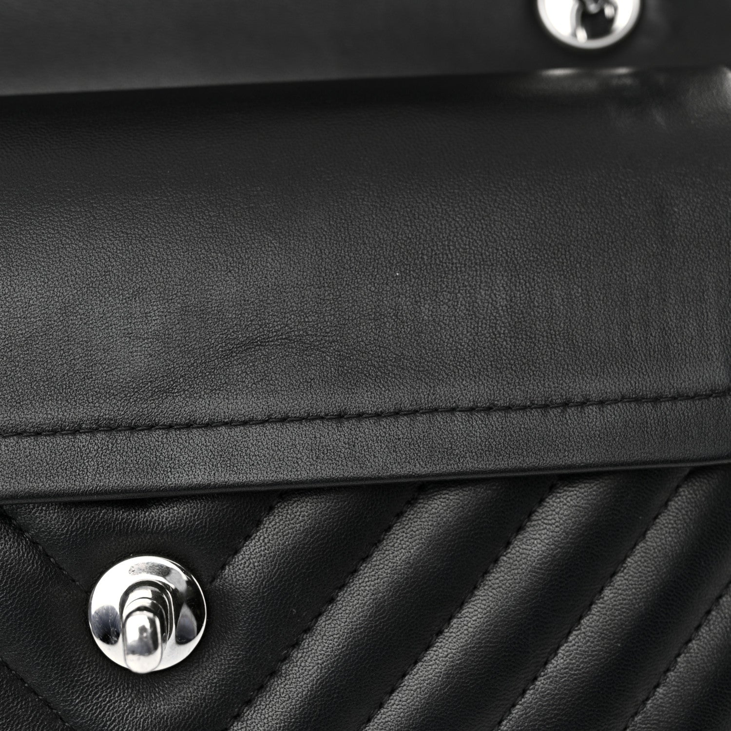 Lambskin Chevron Quilted Small Double Flap Black