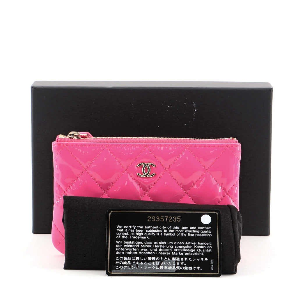 Classic O Case Pouch Quilted Patent Mini