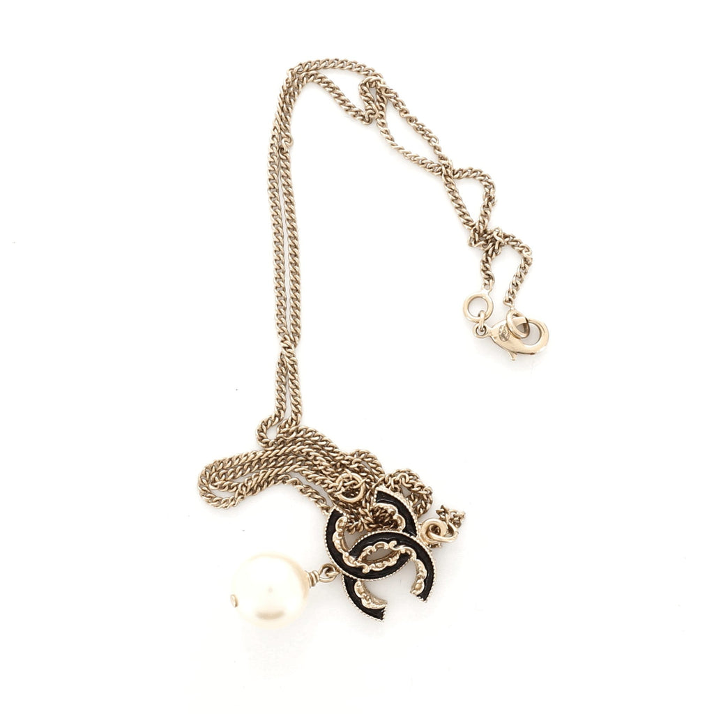 CC Pearl Drop Necklace Metal with Pearls