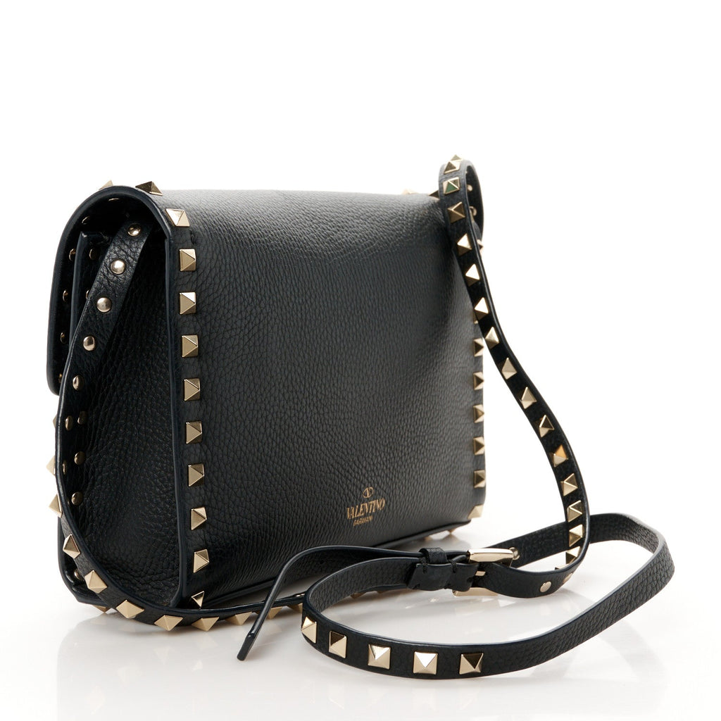 Pebbled Calfskin Medium Rockstud Flip Lock Crossbody Bag Black