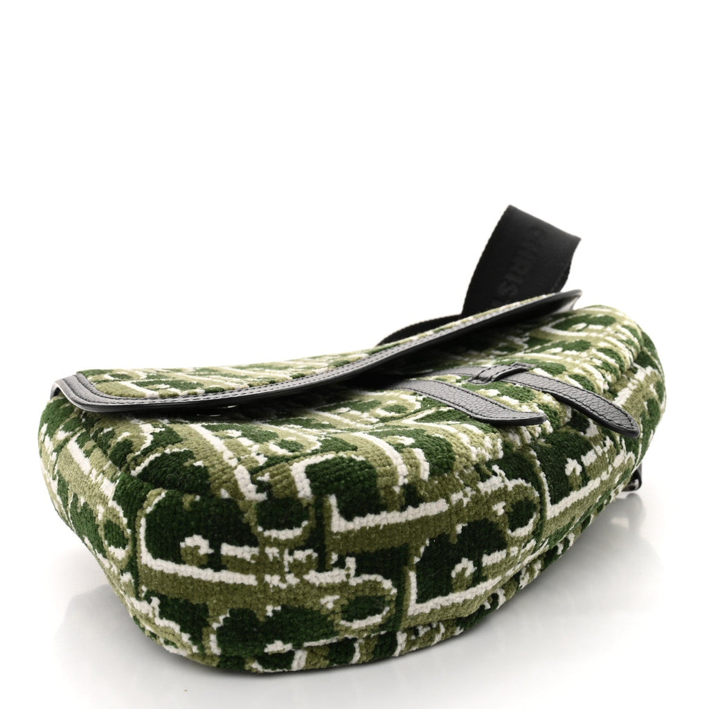 Velvet Oblique Mens Saddle Bag Black Green