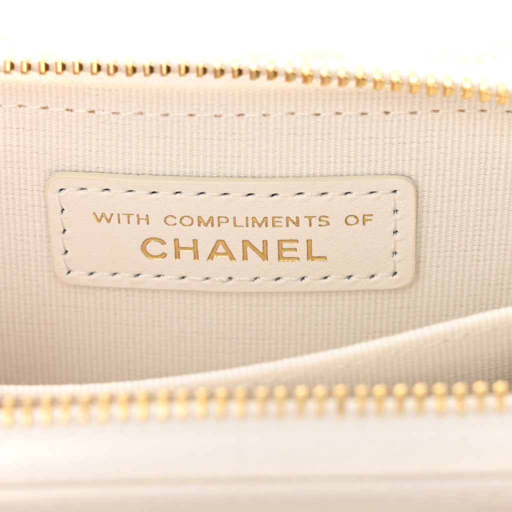 Tweed Quilted Bow Flap  Holder On Chain White
