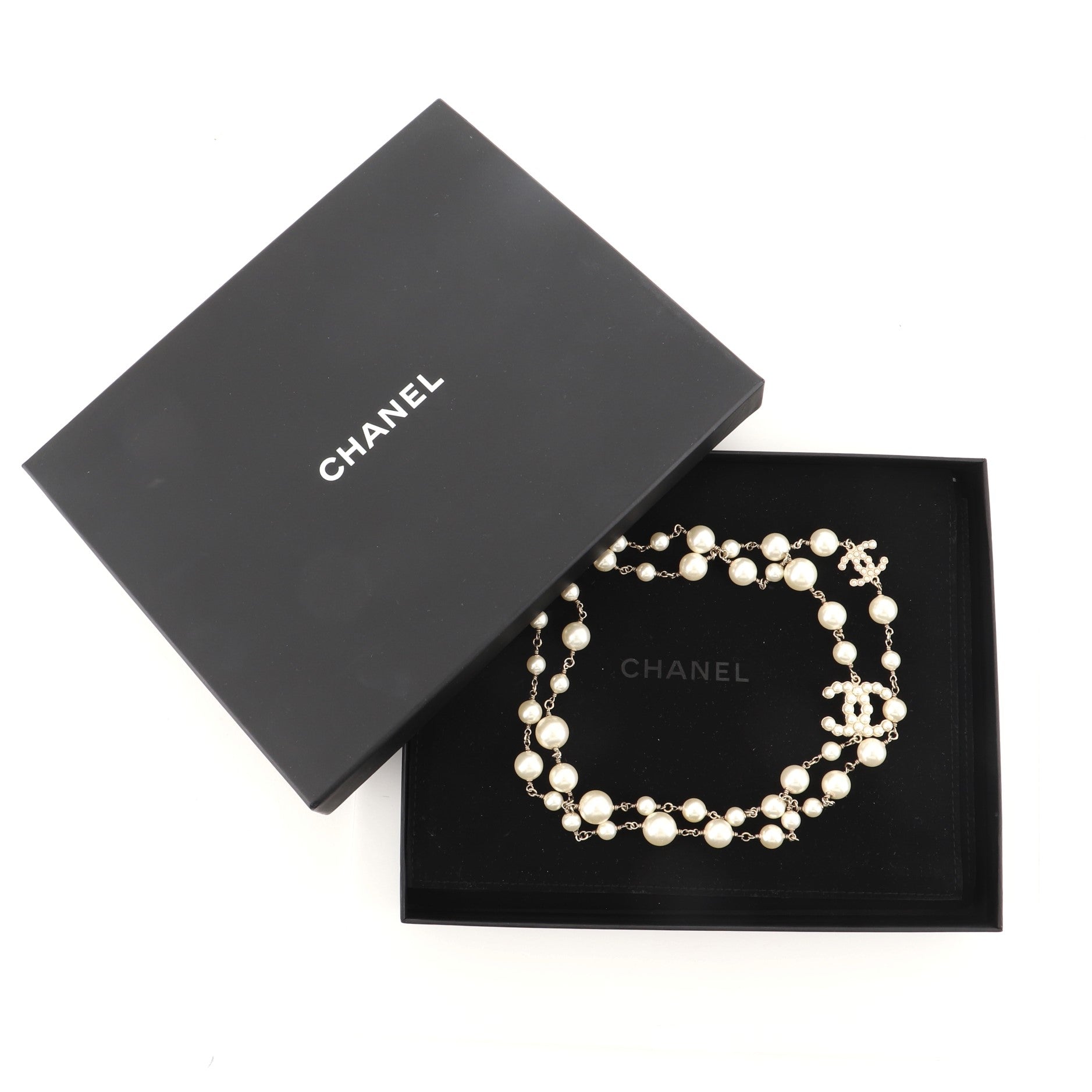 Double-Sided CC Necklace Pearl