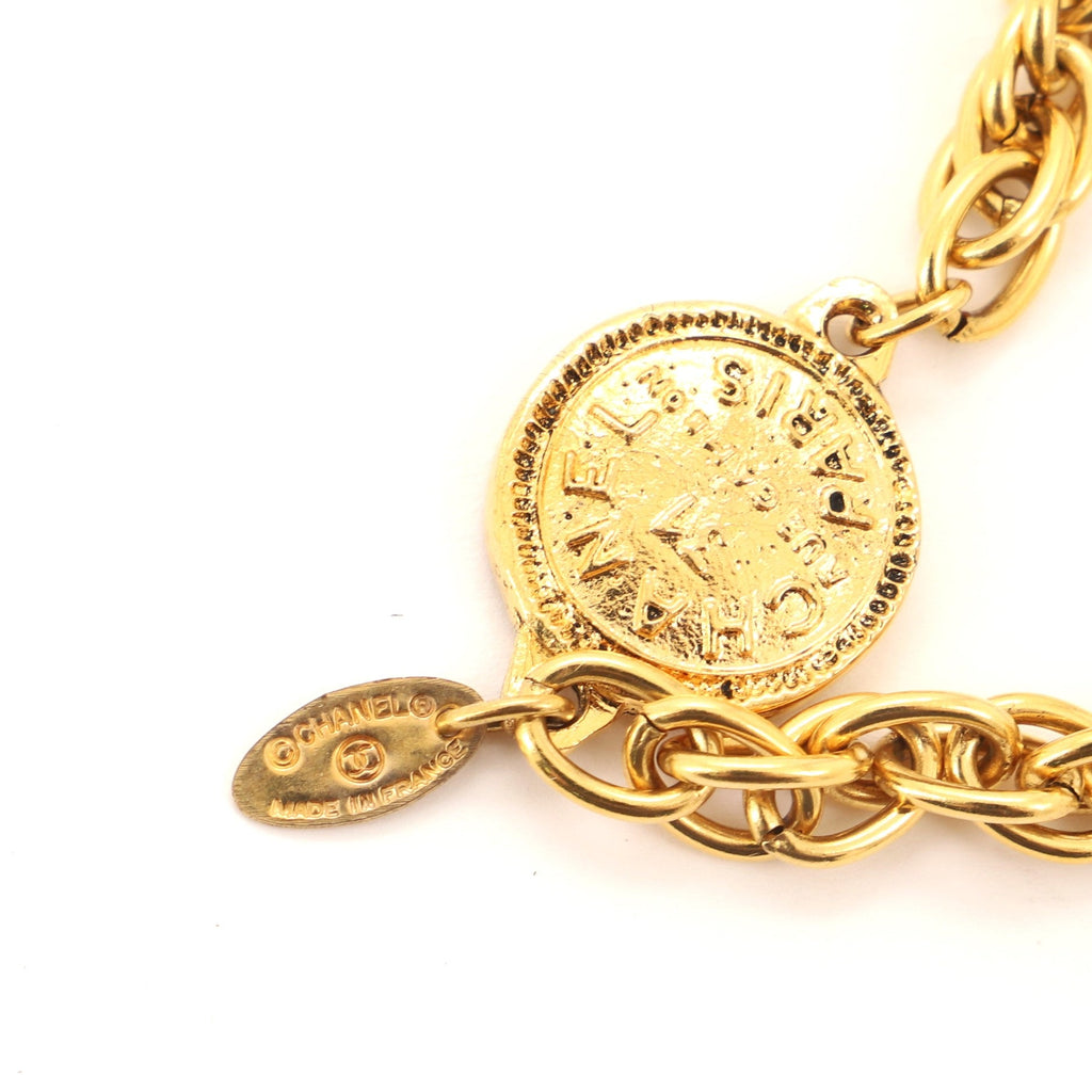 Vintage Round Pendant Necklace Metal