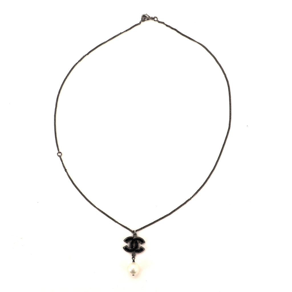 CC Pearl Drop Necklace Metal with Pearls