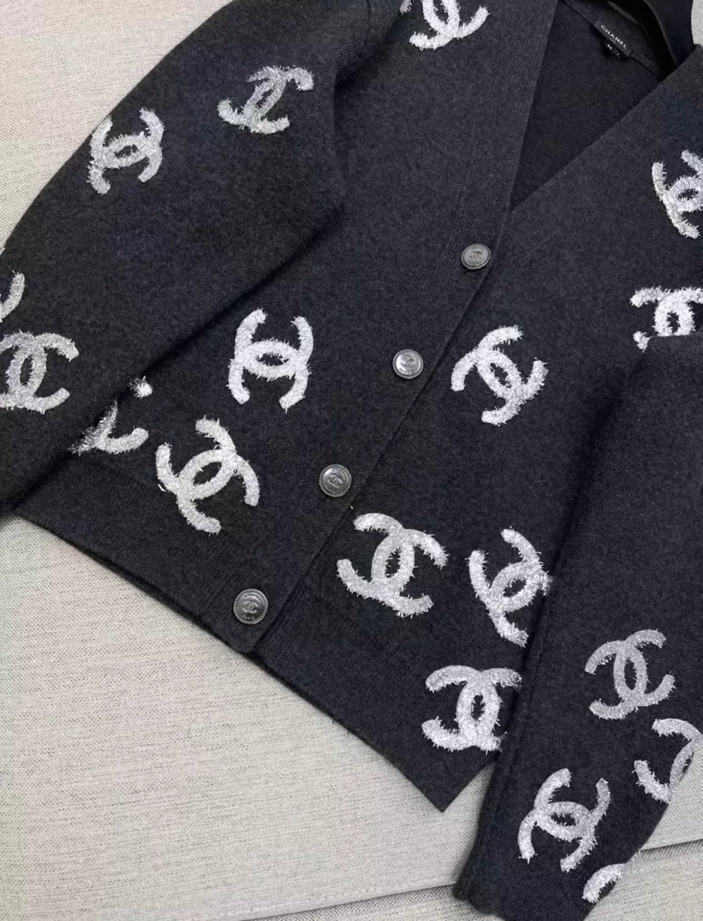 CHANEL 22A Cashmere igan