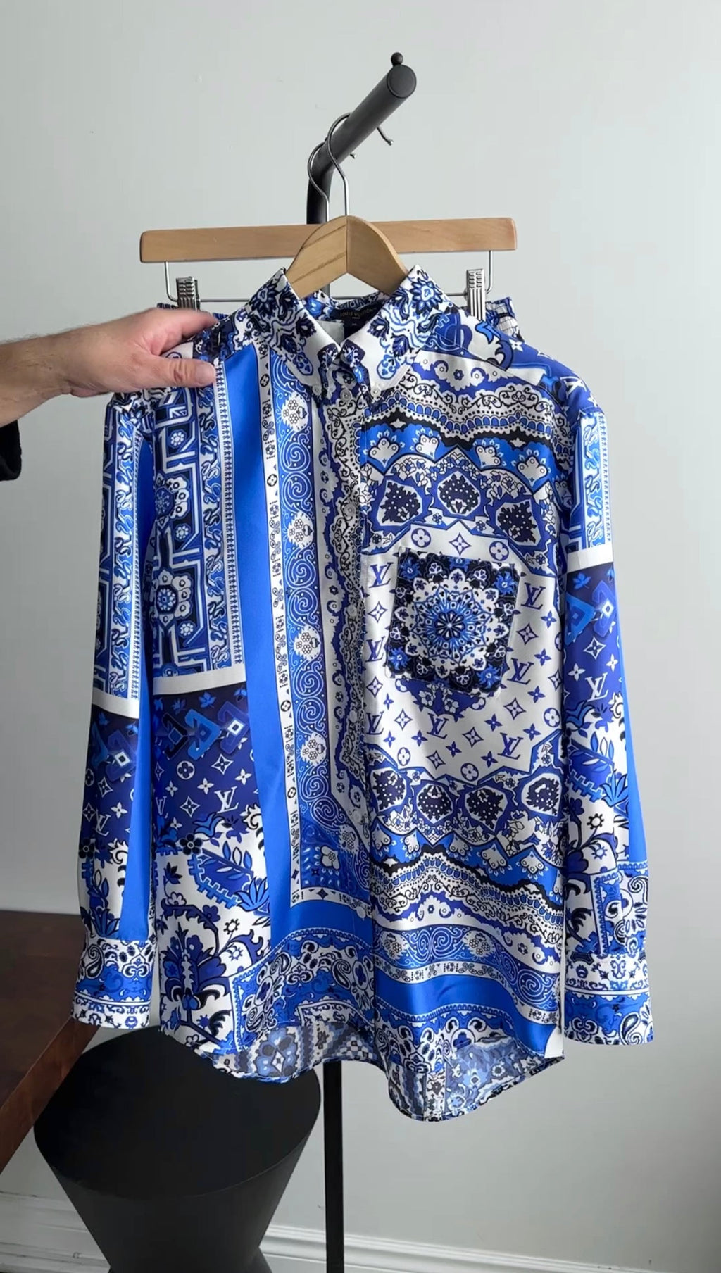Louis Vuitton Blue and White Silk Twill Bandana Print Shorts - 38