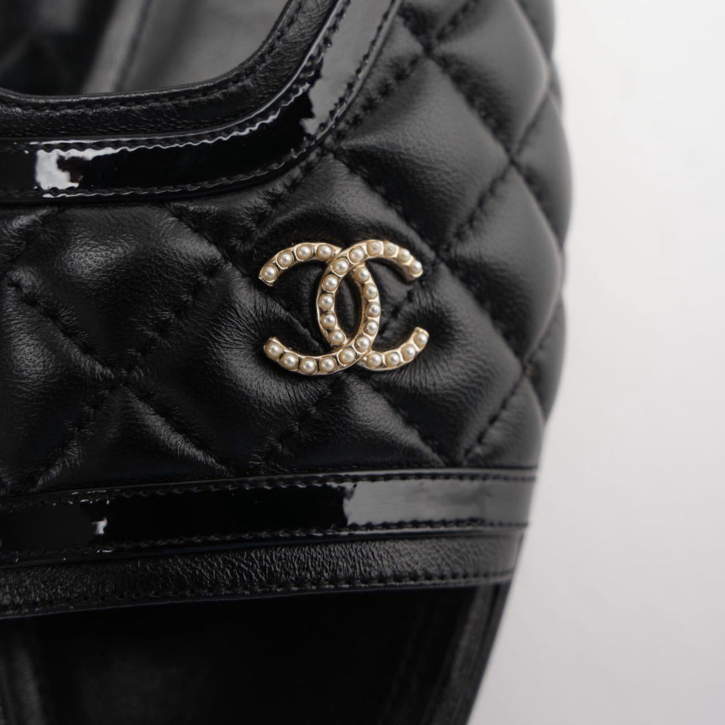 Chanel Black Slingback Quilted Leather Sandals Size 39