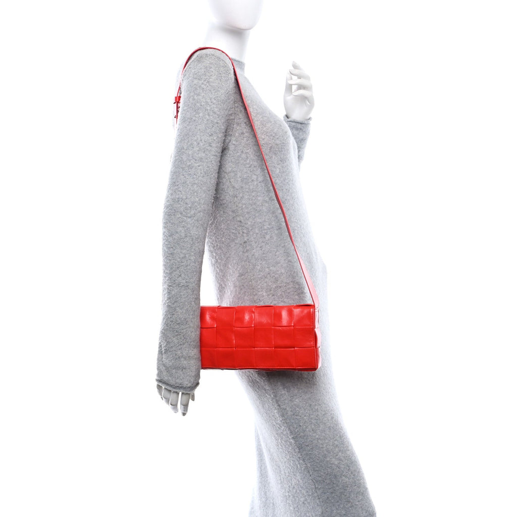 Paper Calfskin Intrecciato Stretch Cassette Bright Red
