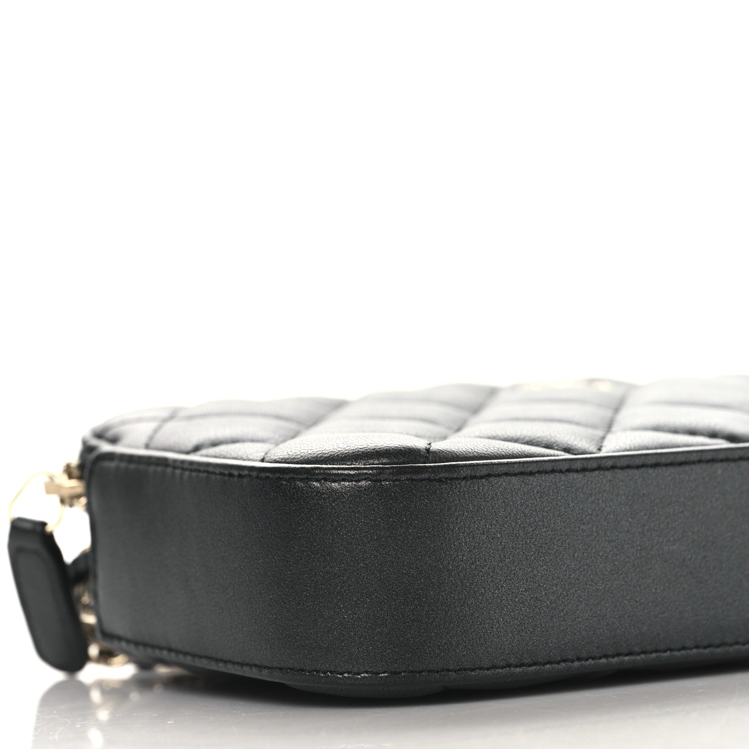 Iridescent Lambskin Quilted Pearl Clutch With Chain Black