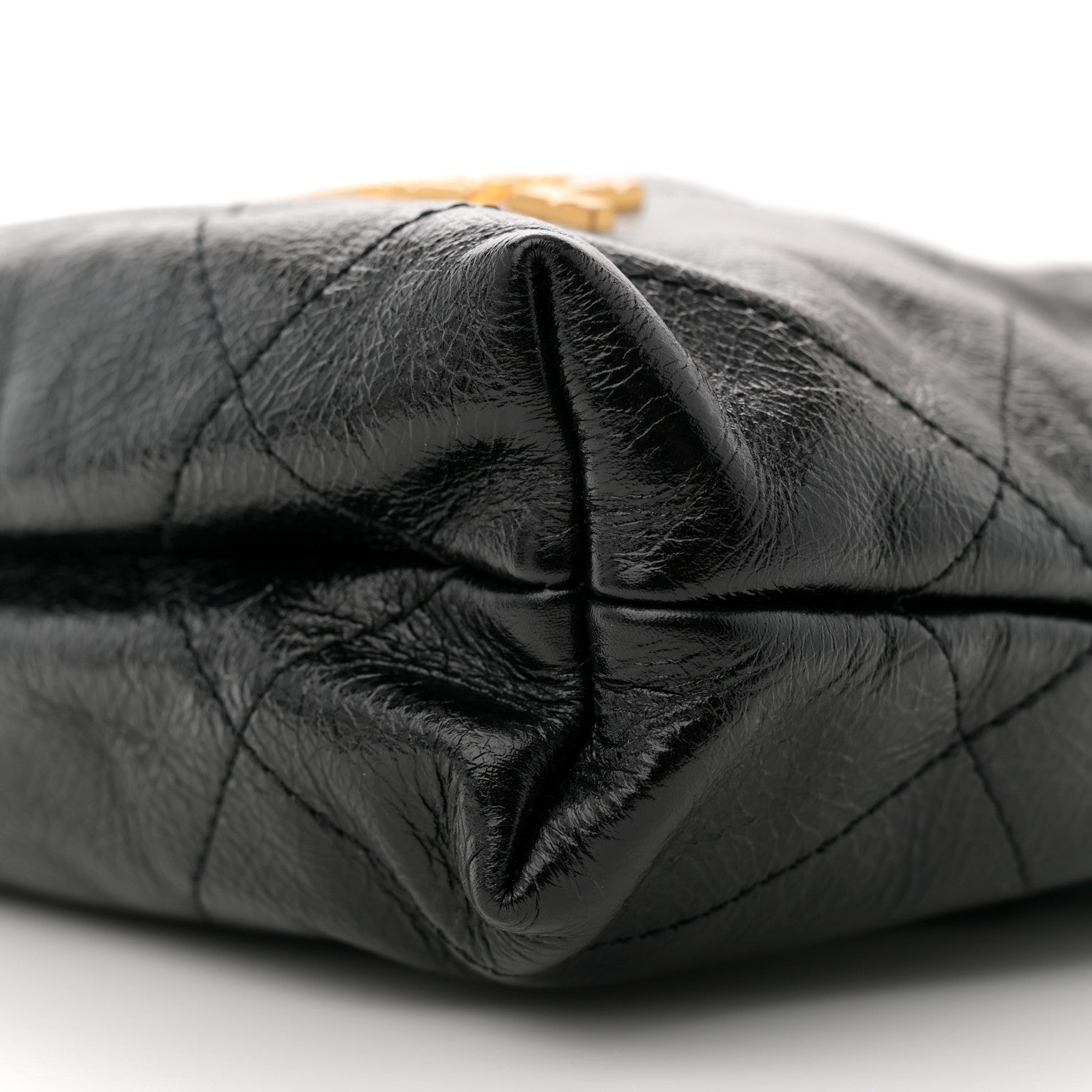 Shiny Crumpled Calfskin Quilted Pearl Mini Chanel 22 Black