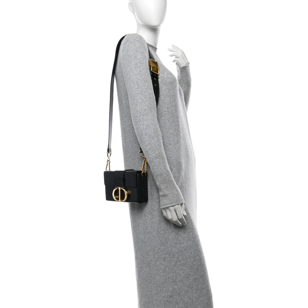 Box Calfskin 30 Montaigne Box Bag Black