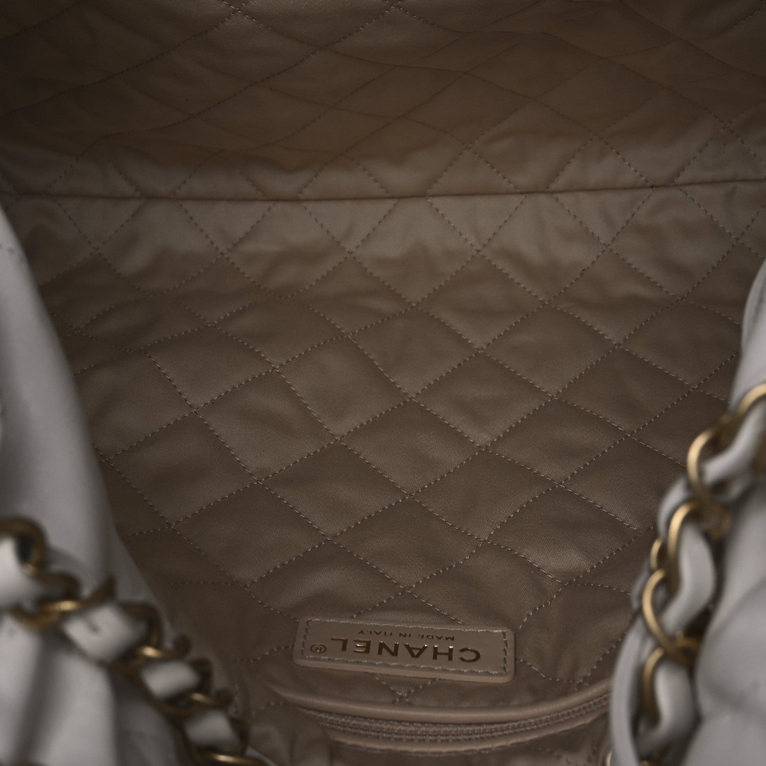 Shiny Calfskin Quilted Chanel 22 White