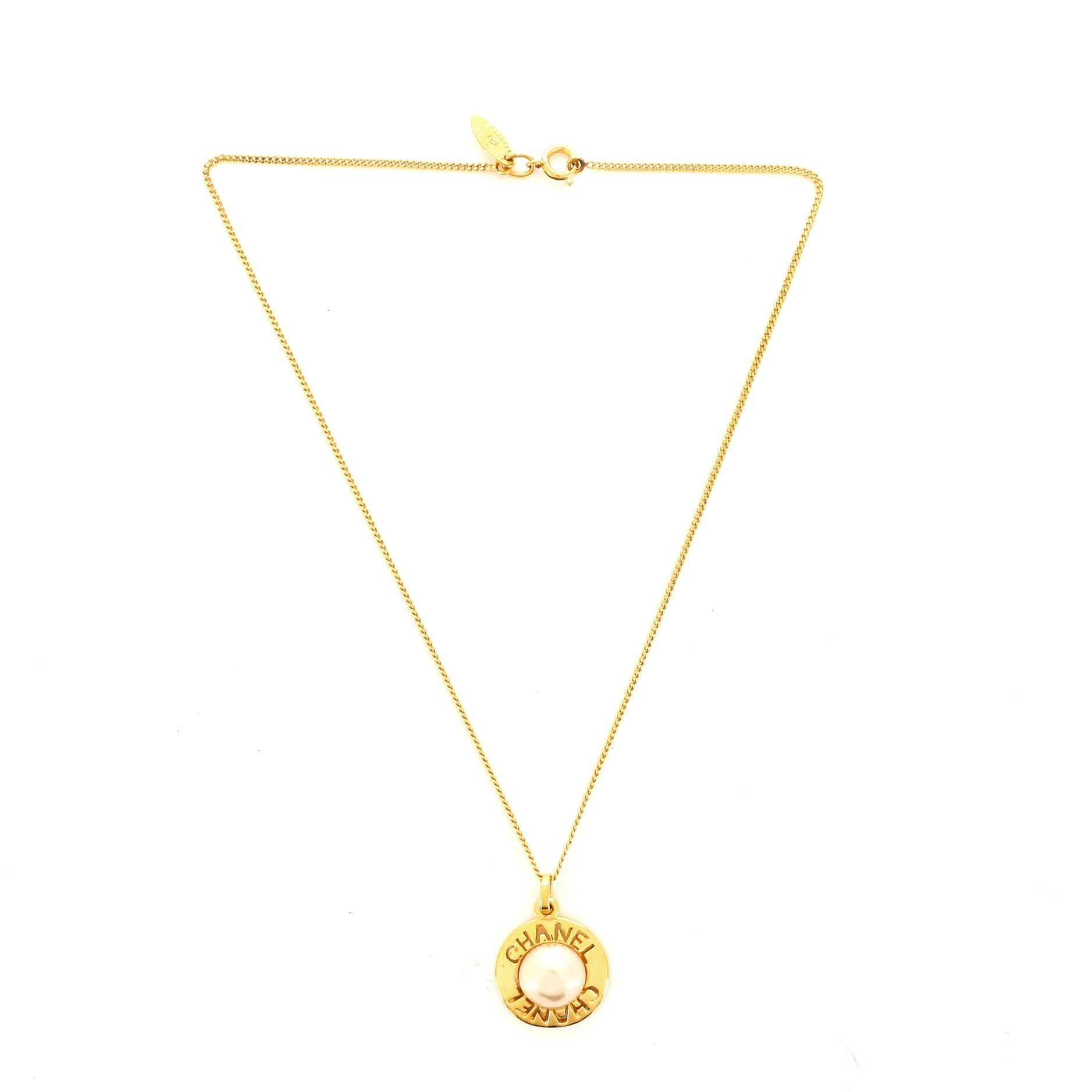 Logo Round Pendant Metal with Faux Pearl Necklace