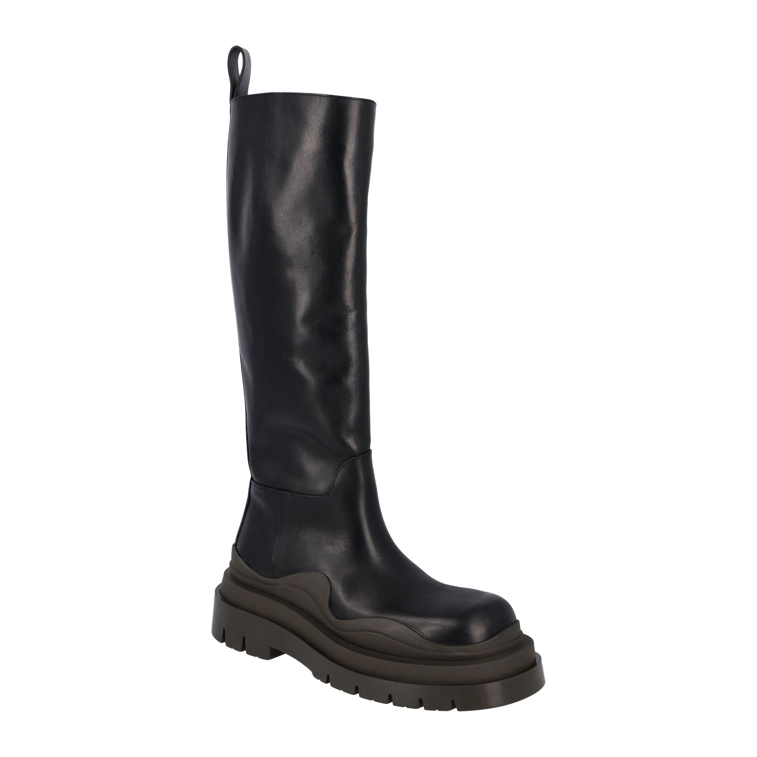 Women's Bottega Veneta Tire Boot in Calfskin in black