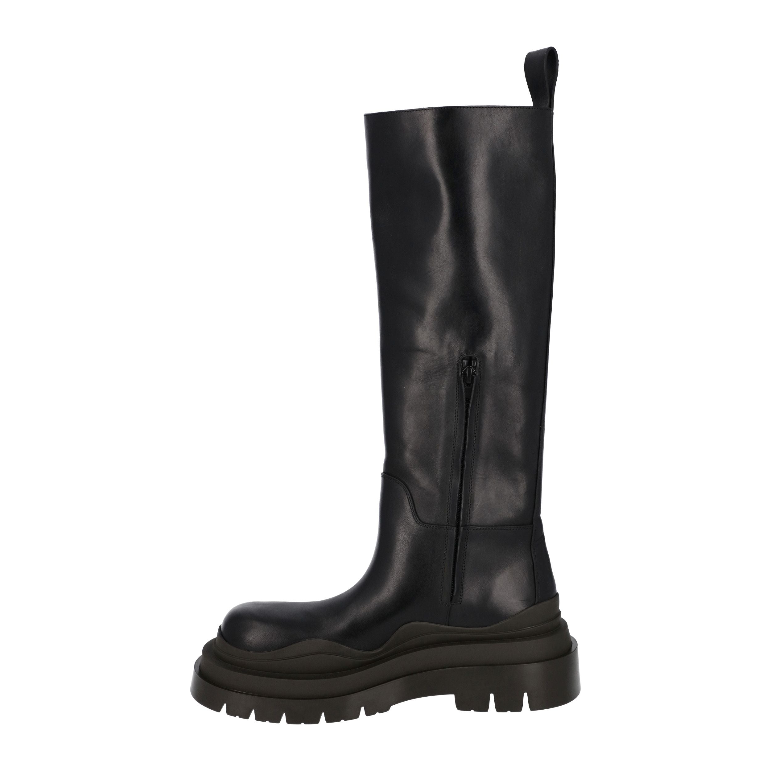 Women's Bottega Veneta Tire Boot in Calfskin in black