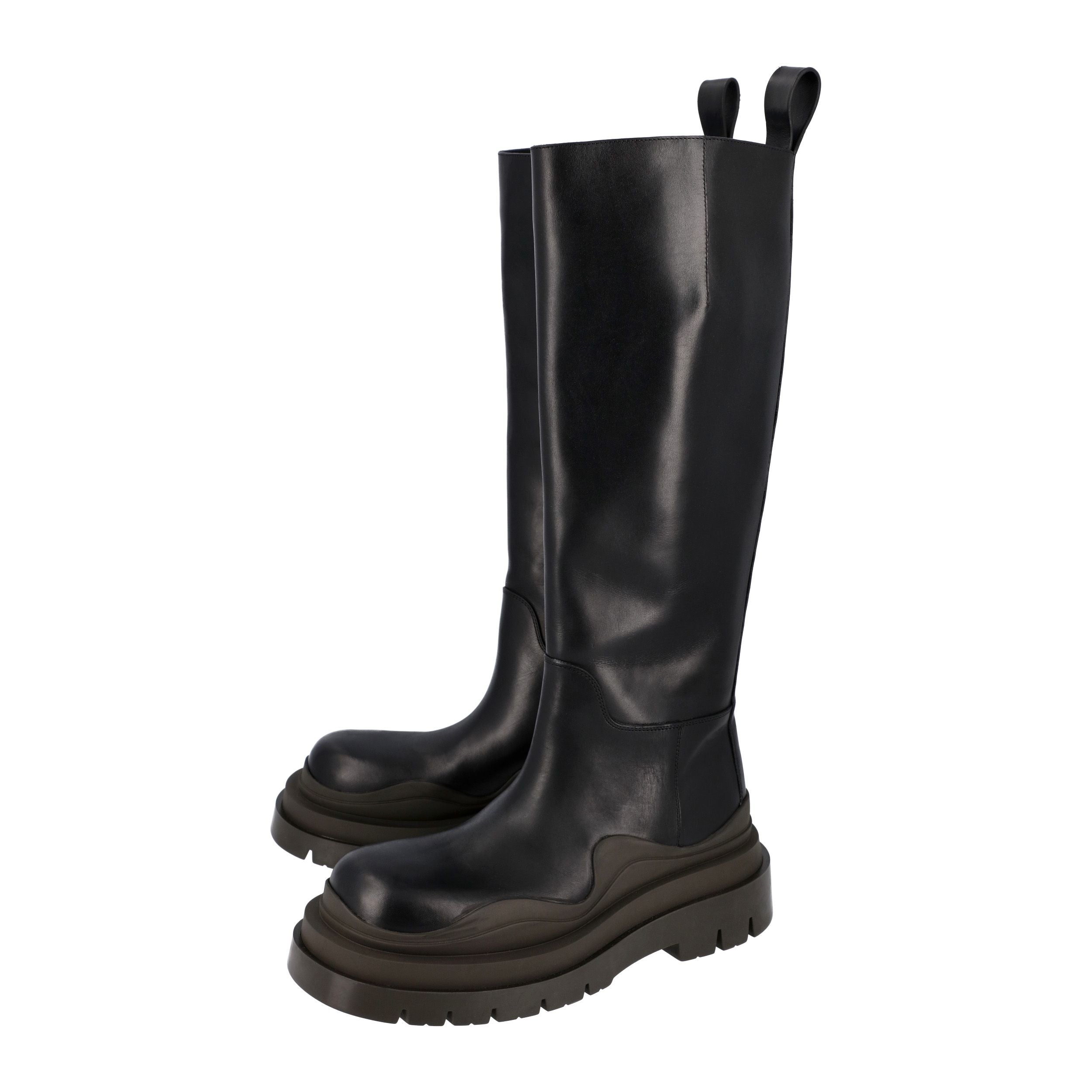 Women's Bottega Veneta Tire Boot in Calfskin in black