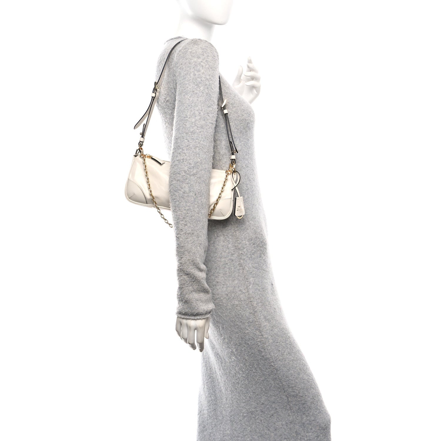Soft Lux Calfskin Medium Re-Edition 2002 Shoulder Bag White