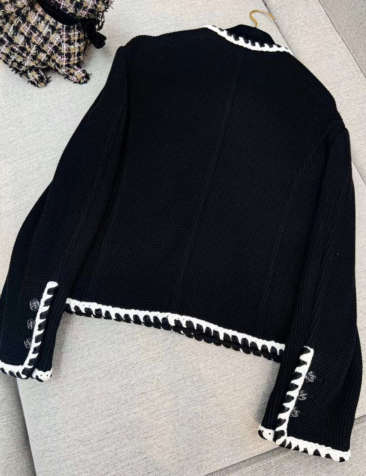 Chanel 21C black & white waffle knit jacket size 38