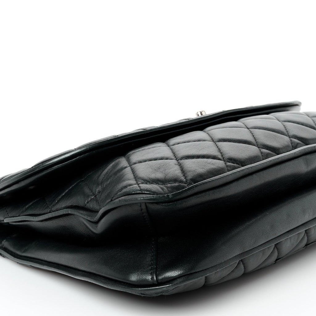 Lambskin Quilted Large Pagode Piping Flap Black