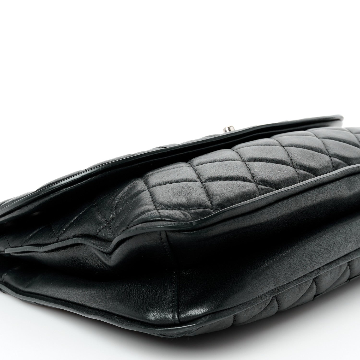 Lambskin Quilted Large Pagode Piping Flap Black