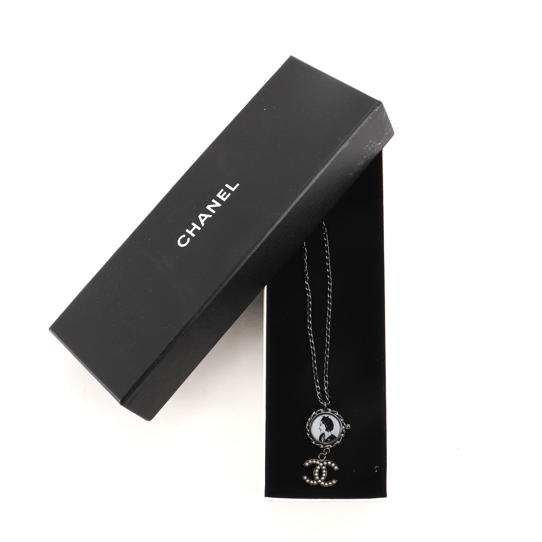 CC Portrait Pendant Necklace Metal with Faux Pearls