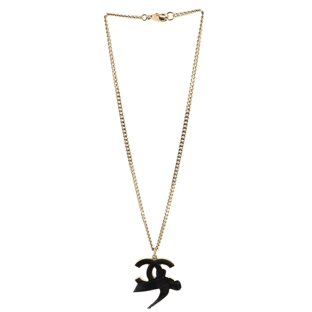 CC Ribbon Pendant Necklace Metal with Enamel and Velvet